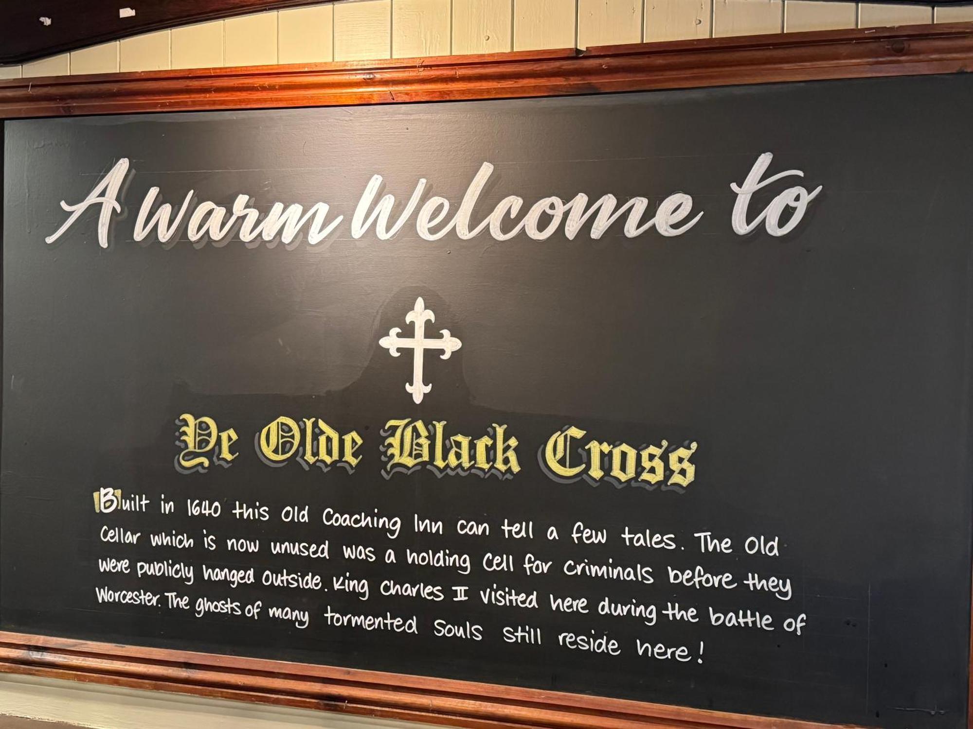 Ye Olde Black Cross Бромсгрув Экстерьер фото